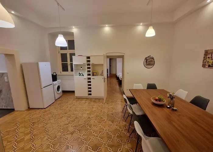 דירה Sissi Royal - Inner 4 Bedroom וינה