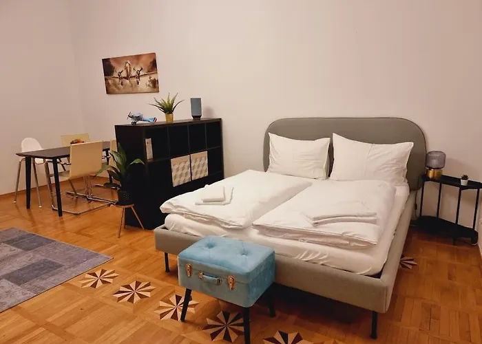Sissi Royal - Inner 4 Bedroom דירה וינה